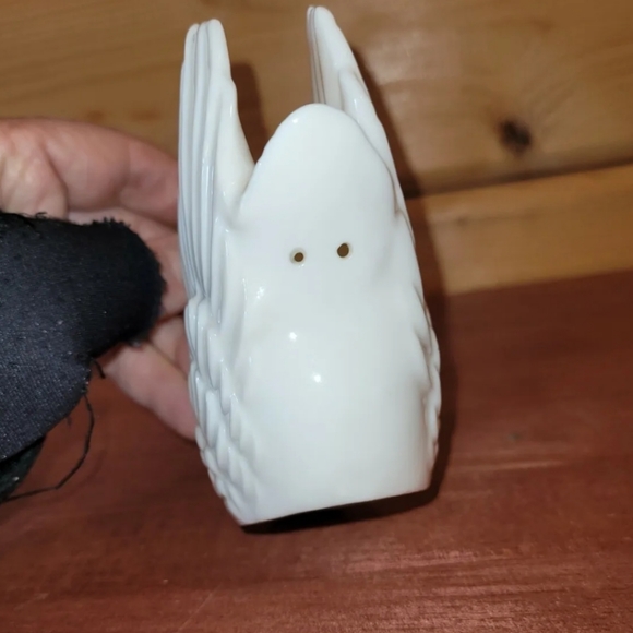 Vintage Salt or Pepper Shaker Floating White Swan with Red Basal Knob Porcelain - Picture 8 of 12